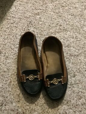 AEROSOLES Black and Brown Leather Two-Tone Loafers with Gold Accent